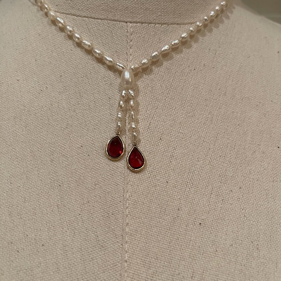 Small baroque freshwater pearl necklace with red stones - Picture 2 of 3